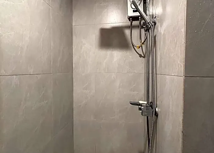 1br Sunnyplace Near Airport Hotel